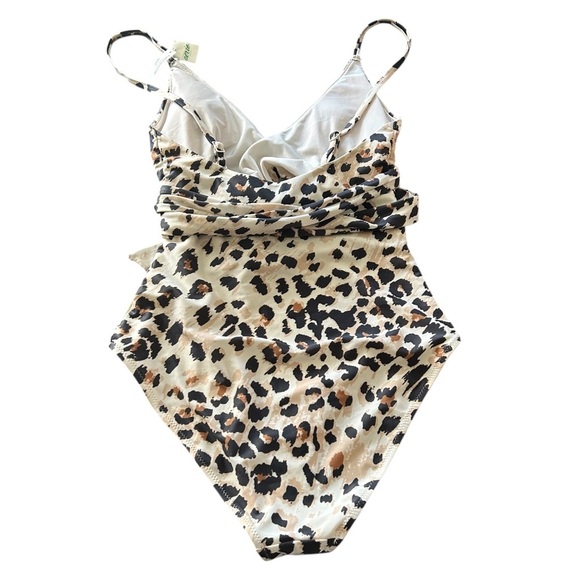 Serie | Leopard Print Wrap Tie Waist One-Piece Swimsuit - Picture 4 of 9